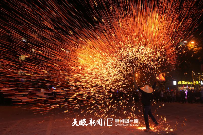 710395-打鐵水花.jpg