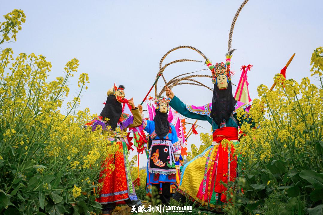 721390-狗場(chǎng)屯地戲隊(duì) 潘宗義 攝_副本.jpg